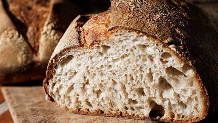 wheat grains used in food that may trigger wheat sensitivity